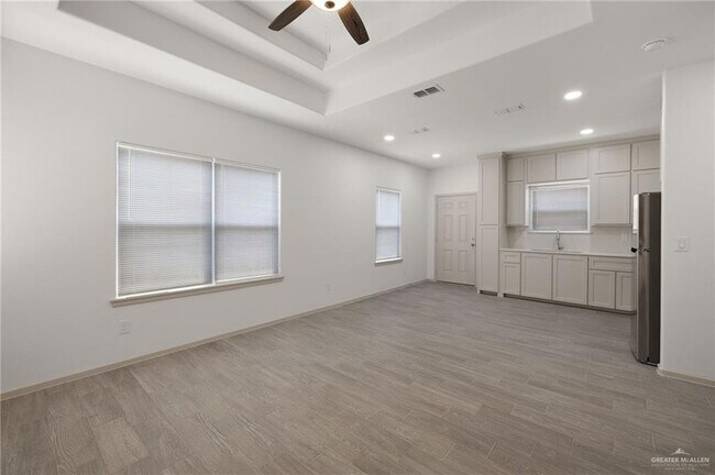 Building Photo - 740 N Alamo Rd