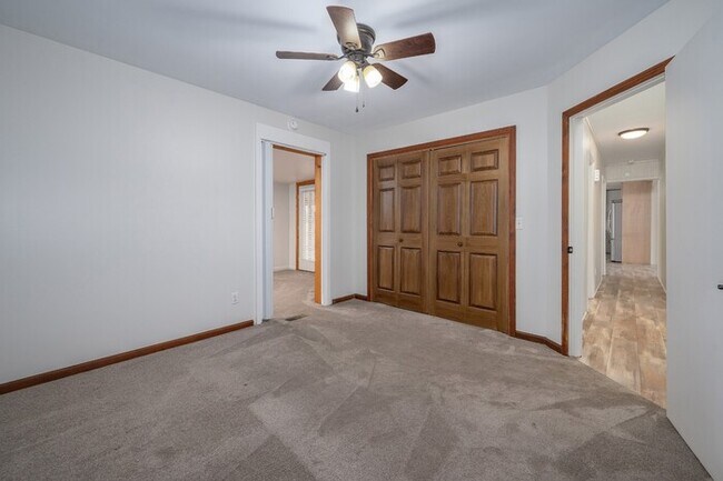 Building Photo - 87 E Hill St