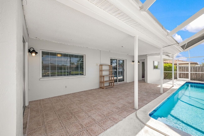Building Photo - Direct Canal Front Home