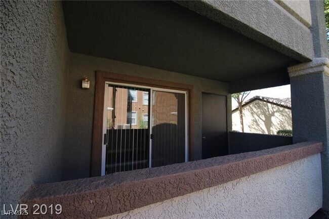 Building Photo - 555 E Silverado Ranch Blvd
