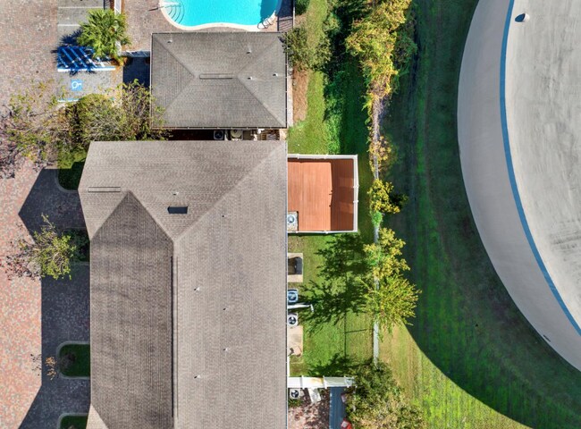 Building Photo - 7221 Quail Hollow Dr
