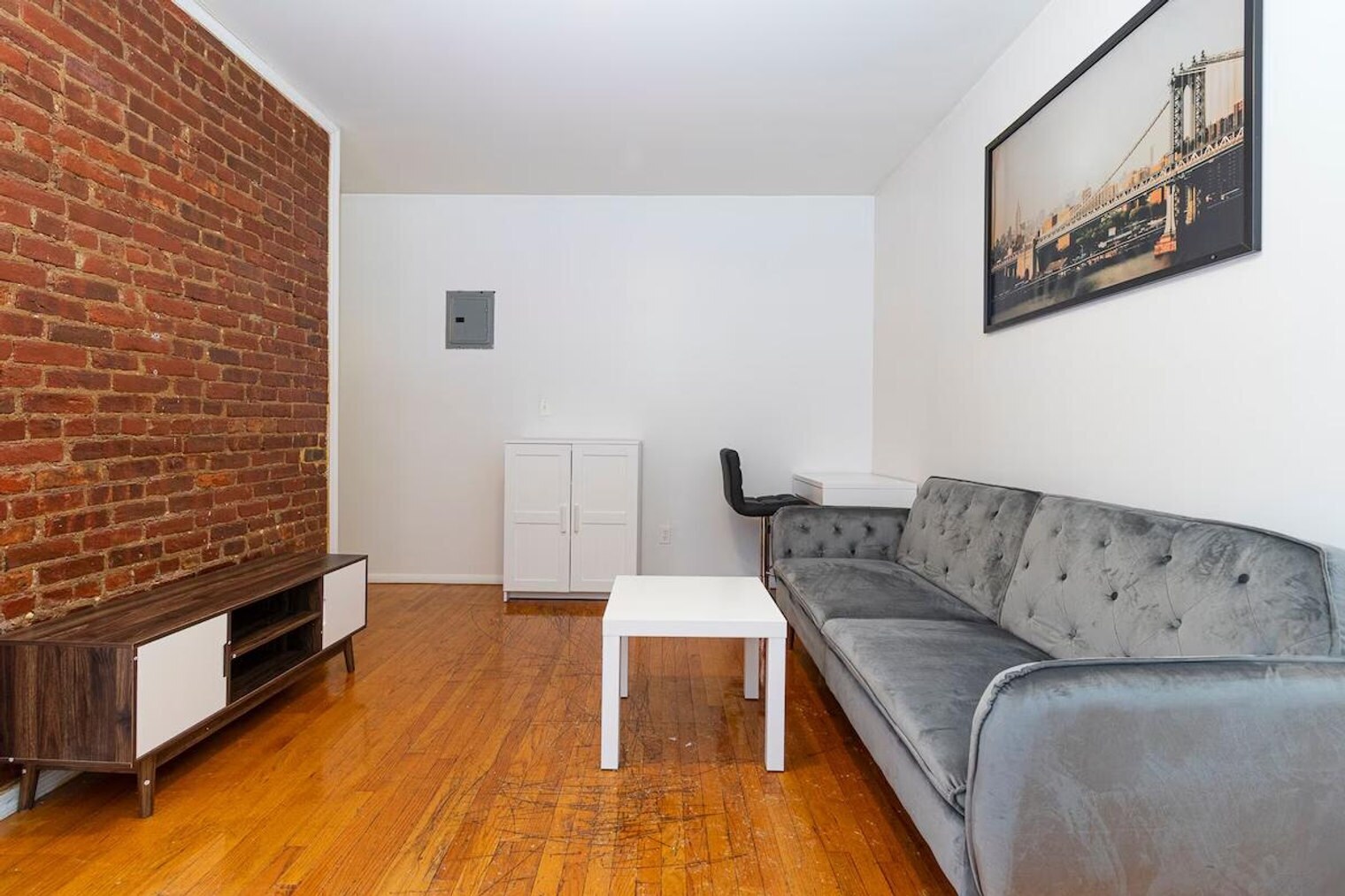 Building Photo - 335 E 94th St