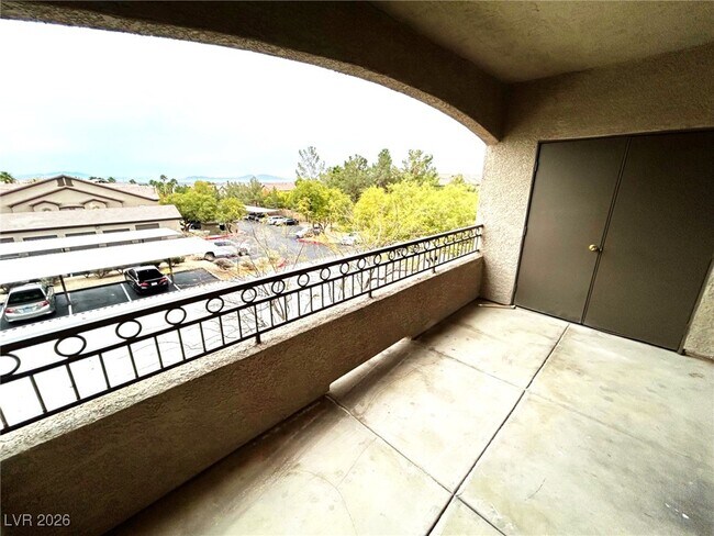 Building Photo - 8250 N Grand Canyon Dr