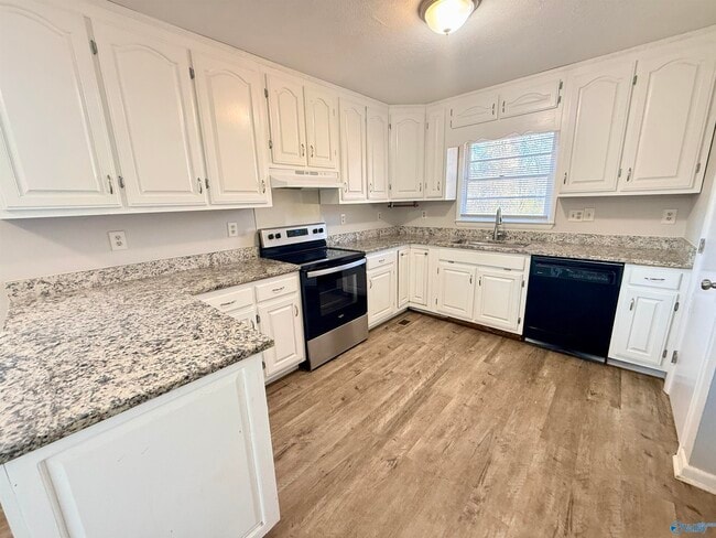 Building Photo - 1576 Hobbs Island Rd SE