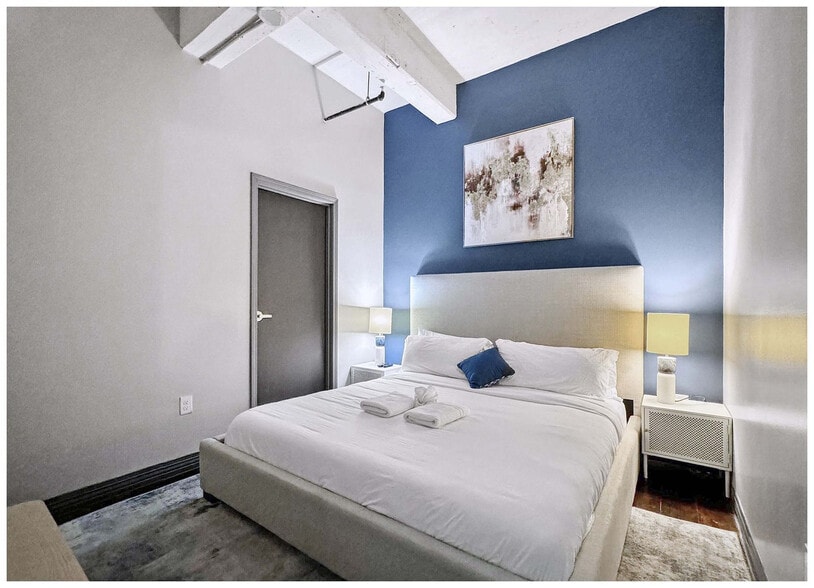 Building Photo - 555 Evergreen St