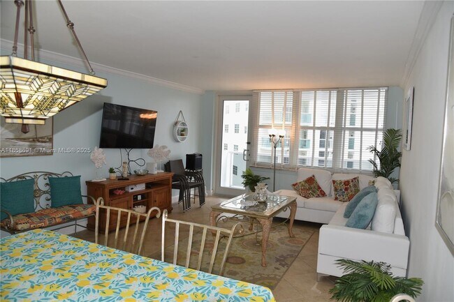 Building Photo - 3725 S Ocean Dr