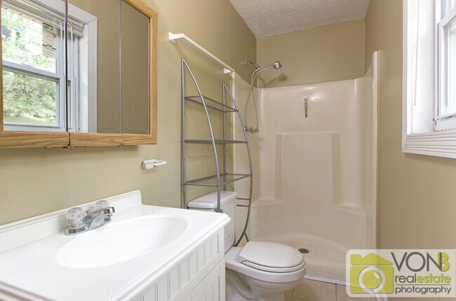 Building Photo - 4156 Clearview Dr