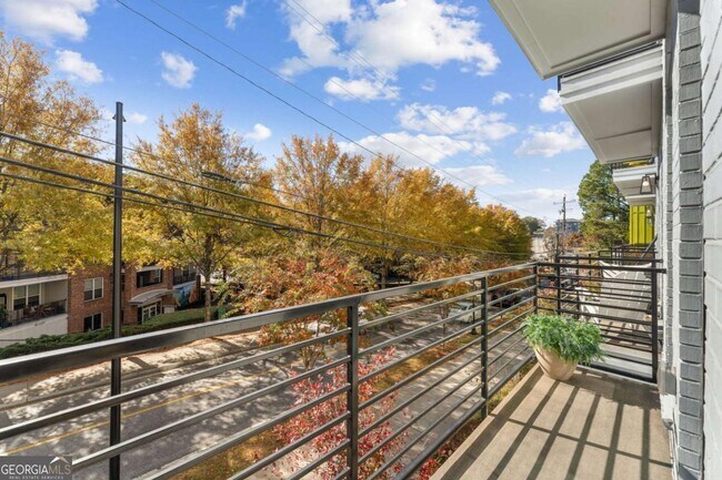 Building Photo - 1272 Longreen Ter NW