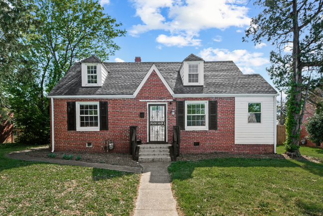 Primary Photo - 206 E 37th St