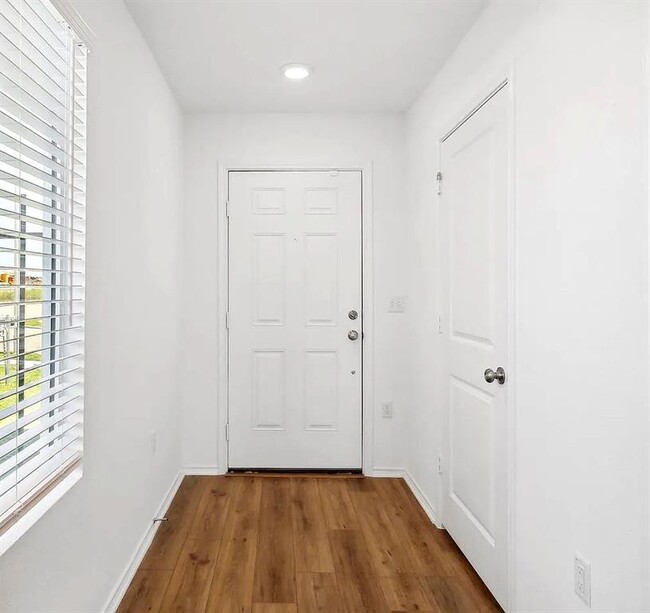 Building Photo - 7108 Spotted Leaf Way