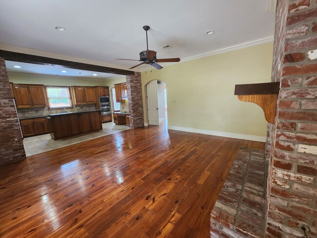 Building Photo - Beautiful 4 Bedroom Home with 3 Baths | 2,692 Sq Ft | $3,300/mo