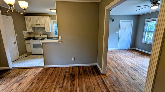 Building Photo - 1312 Kasandra Dr SE