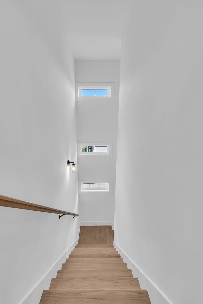 Building Photo - New build in West Nashville!