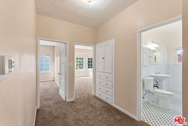 Building Photo - 1873 Midvale Ave