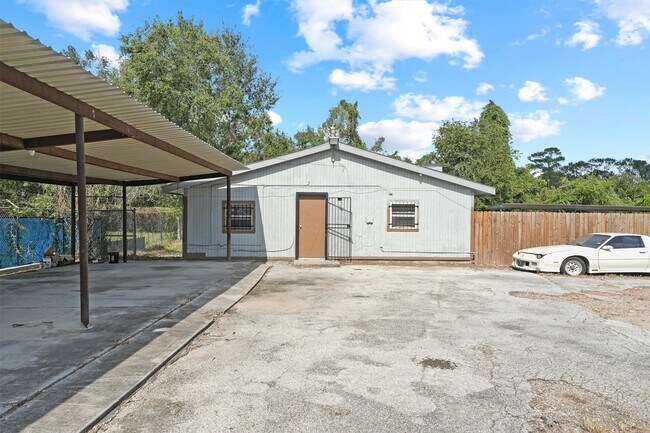 Building Photo - 5621 Haywood St