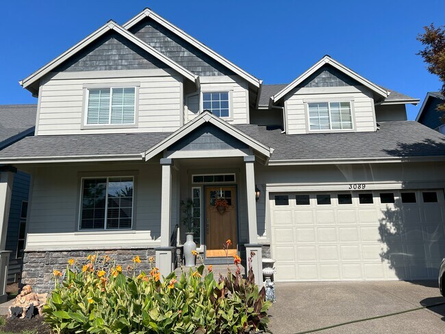 Primary Photo - 3089 SE Riesling Rd