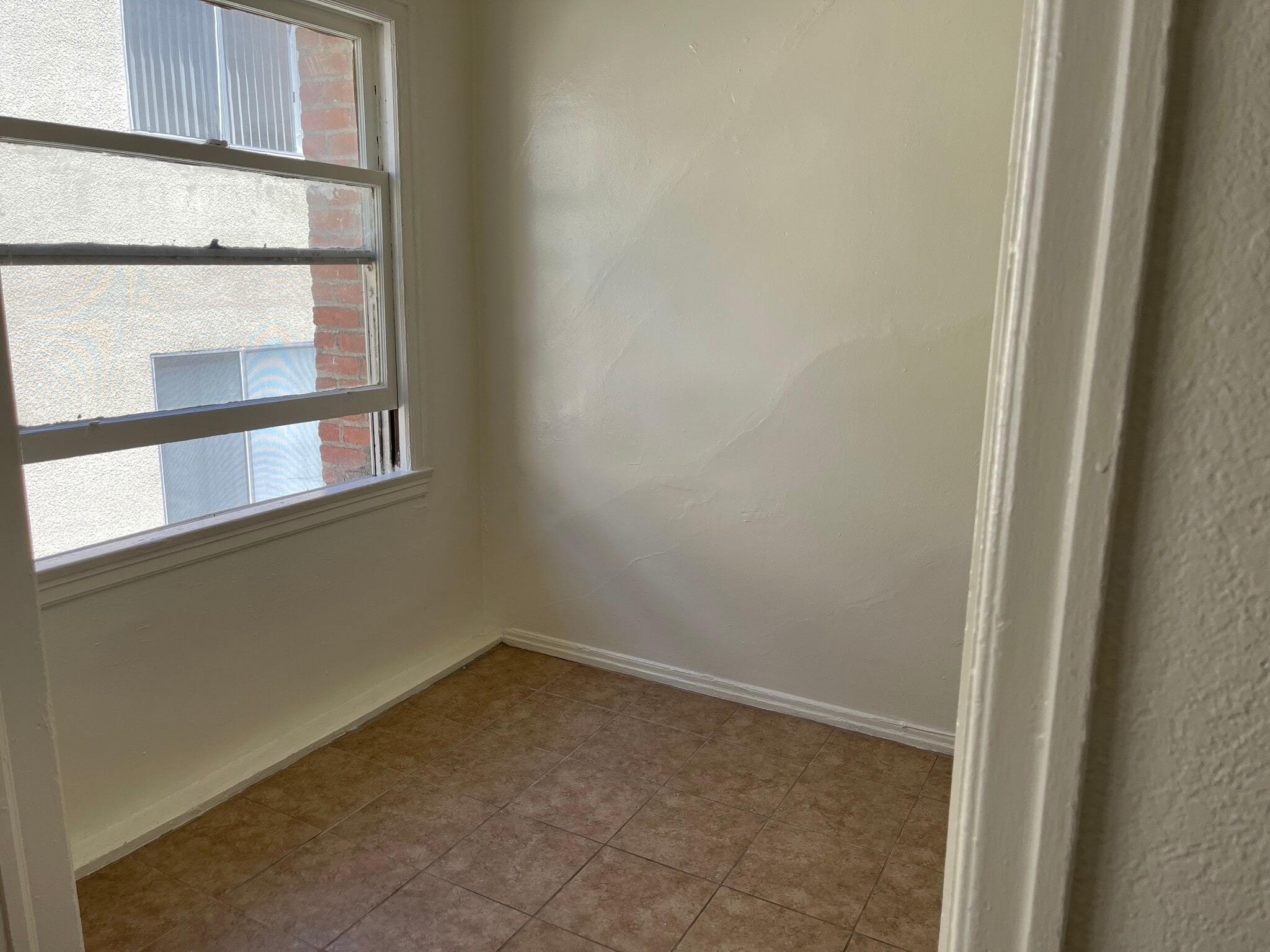 Building Photo - 545 S Hobart Blvd