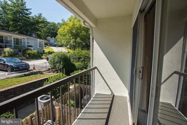 Building Photo - 126 E Chelsea Cir