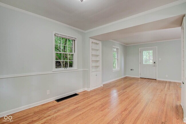 Building Photo - 5043 Boulevard Pl