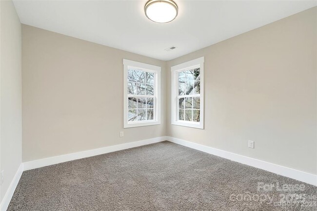 Building Photo - 609 Suttle St