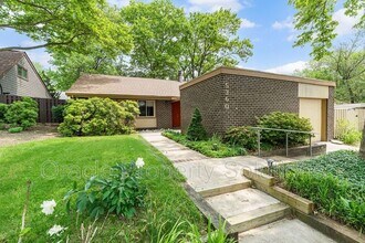 Building Photo - 5360 Red Lake Ct