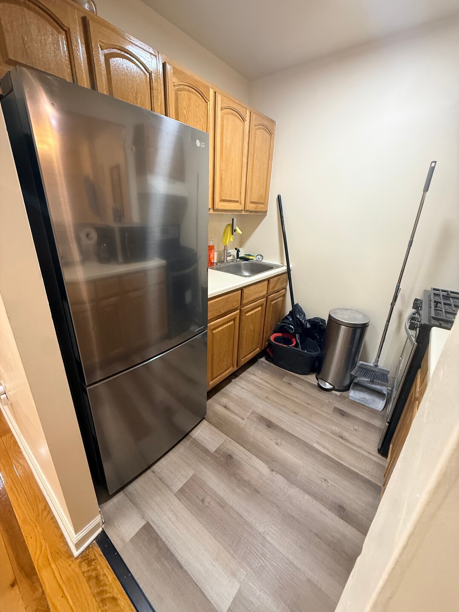 Building Photo - 295 Throop Ave