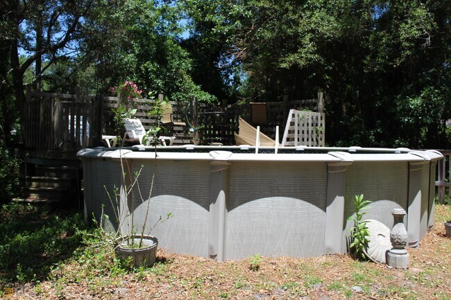 Building Photo - 203 Carrington Way