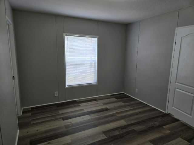 Building Photo - 7035 Greenbrier Village Dr