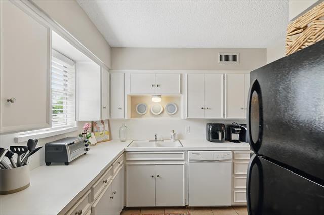 Building Photo - 3212 Daniel Ave