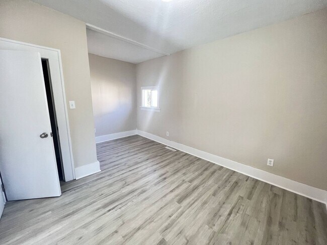 Building Photo - 2 Bed 1 Bath Springfield, MO