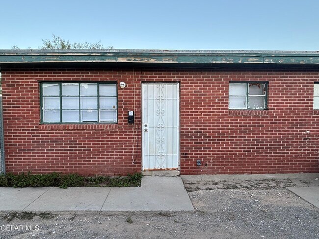 Primary Photo - 3906 Harrison Ave