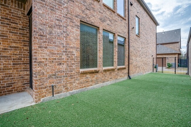 Building Photo - 6208 Exeter Ave