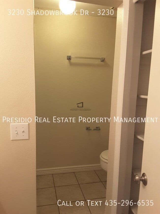 Building Photo - 3230 N Shadowbrook Dr