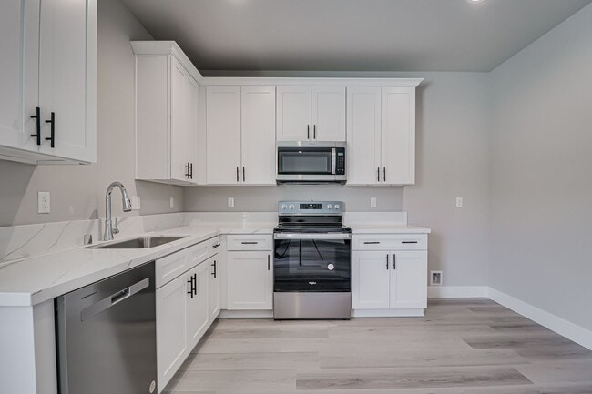 Building Photo - New Construction w/Solar!