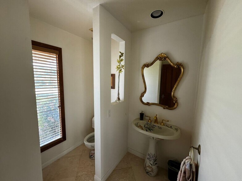 Building Photo - 1213 Via Zumaya