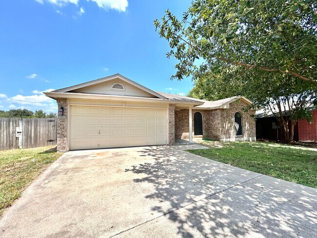 Building Photo - 404 Mesquite Cir