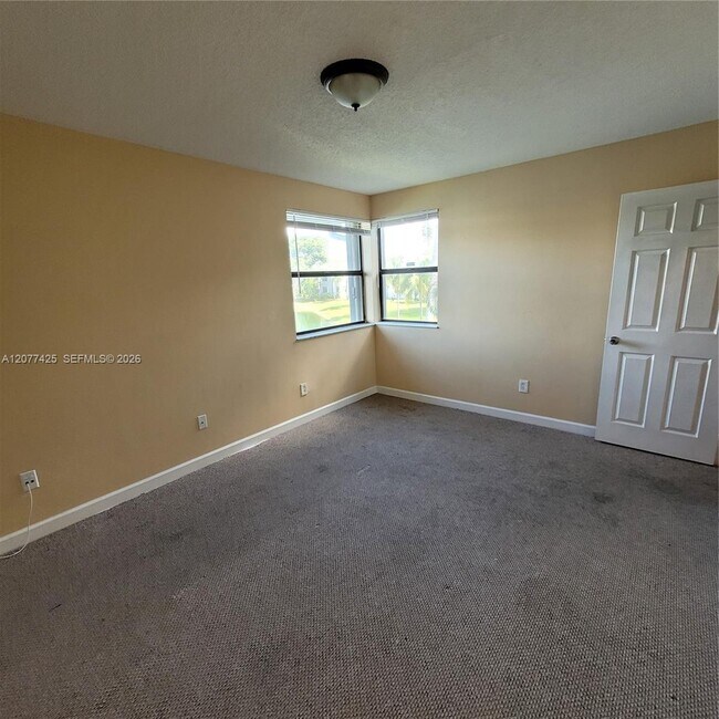 Building Photo - 1051 Jefferson Dr