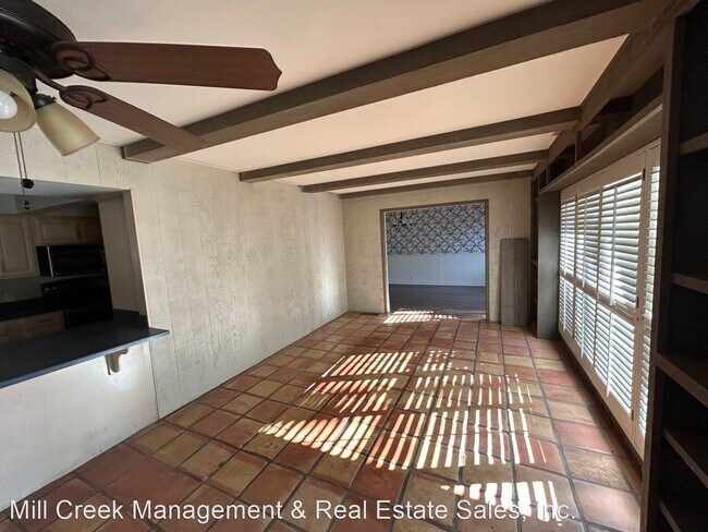 Building Photo - 3 br, 2 bath House - 523 W Howard