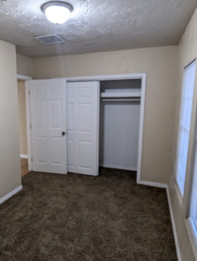 Building Photo - 14633 Valentin Dr