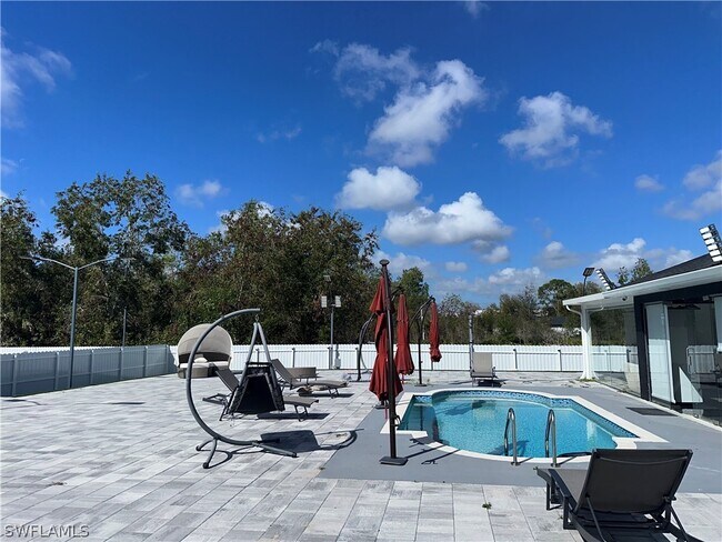 Building Photo - 3417 31st St W