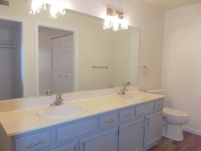 Building Photo - Charming 1 Bedroom, 1 Bath Home in a Well-Maintained HOA Community