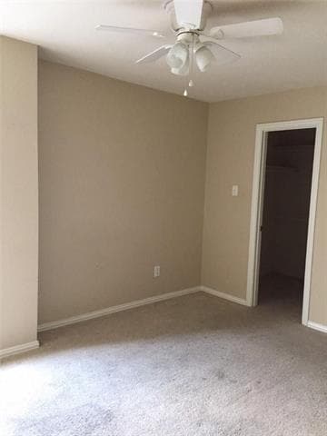 Building Photo - 9909 Lakeview Dr