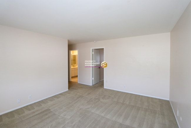 Building Photo - 601 E 4010 S