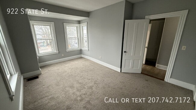 Building Photo - 922 State Street