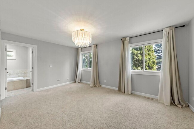 Building Photo - 10S160 Alma Ln