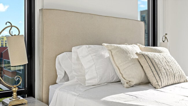 Building Photo - 1845 9th St NW