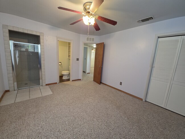 Building Photo - 55 Sherman Dr