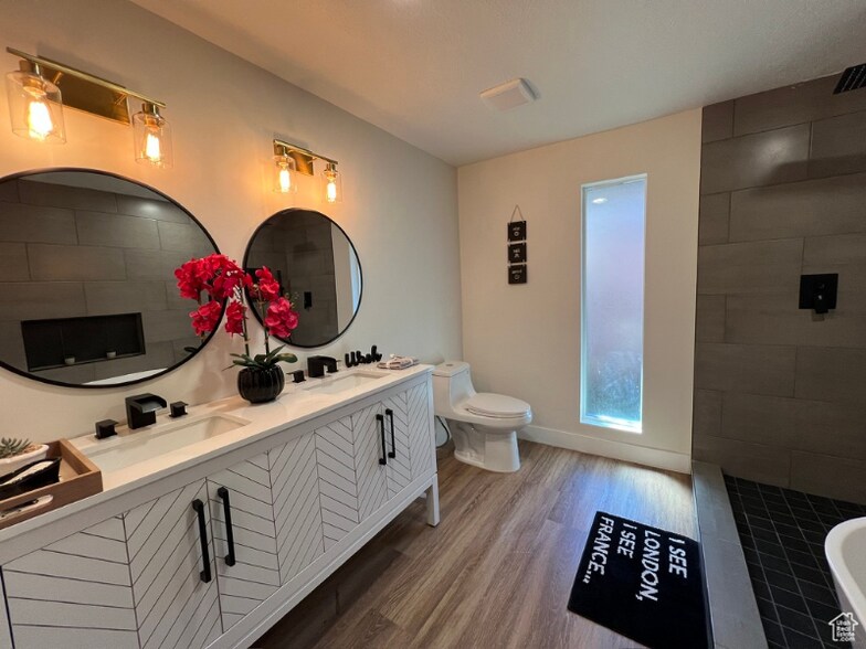 Building Photo - 552 Chelsea Dr