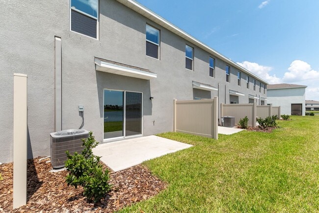 Building Photo - 3 Bedroom Townhome - Star Farms