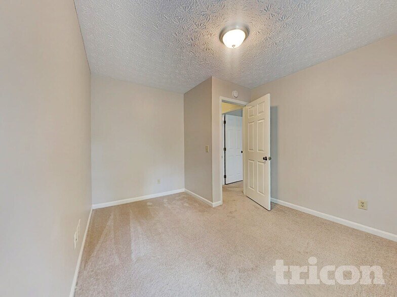 Building Photo - 1516 Maple Ridge Dr